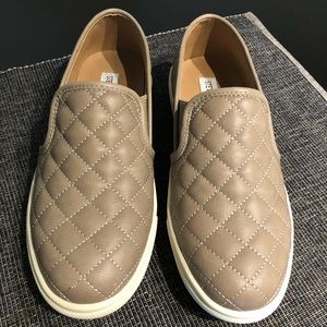 Steve Madden Slip-On